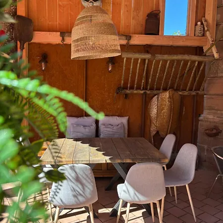 Alojamento de Acomodação e Pequeno-almoço Les - Au Gres Du Marche 4*